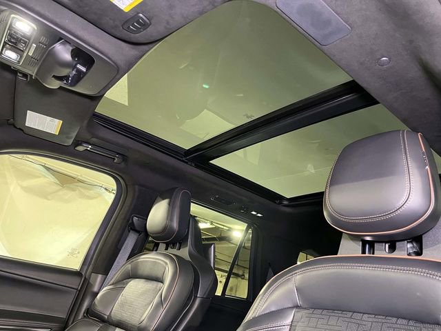 Used 2025 Lincoln Navigator Black Label image 19