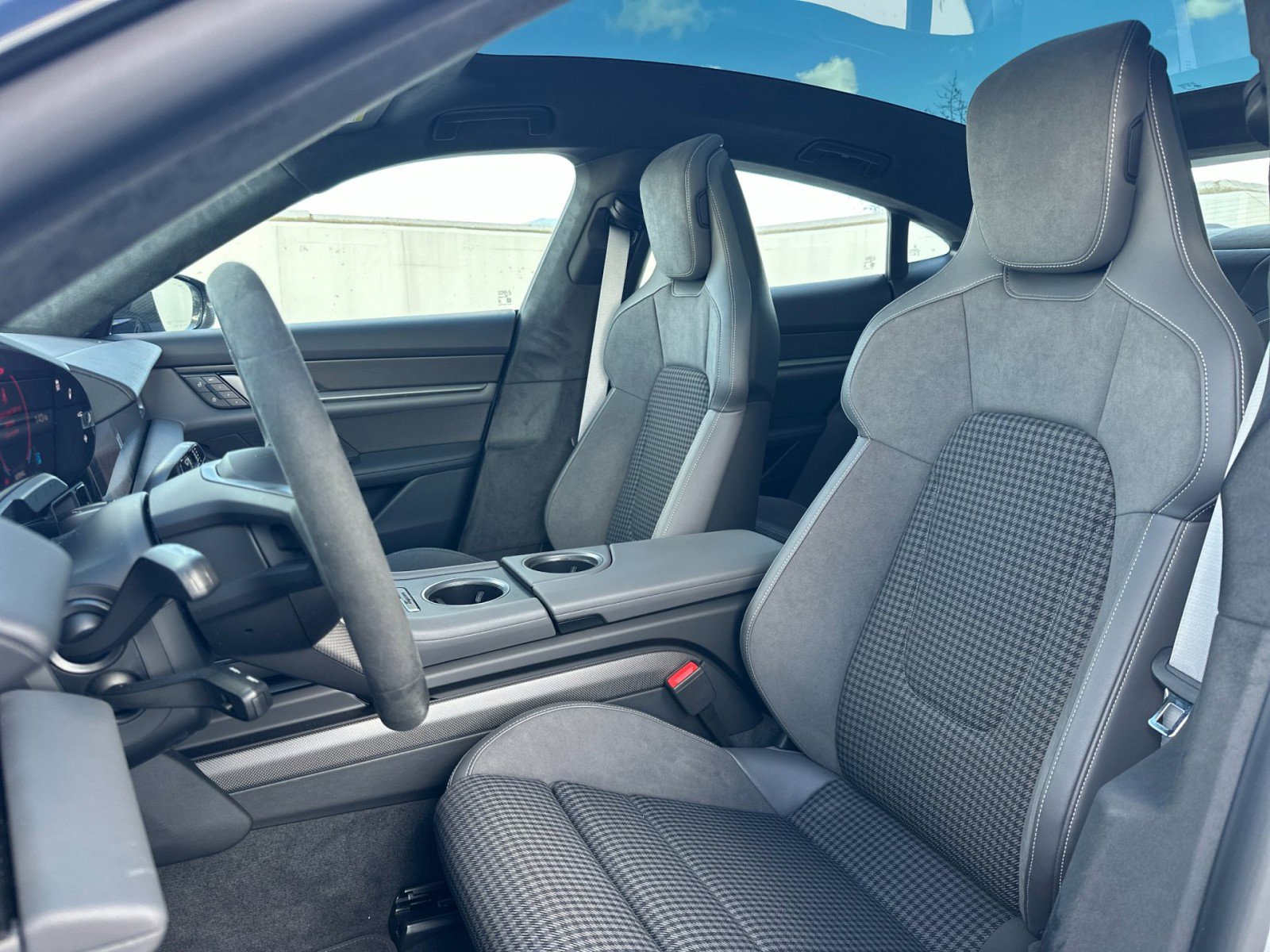 New 2026 Porsche Taycan GTS image 5