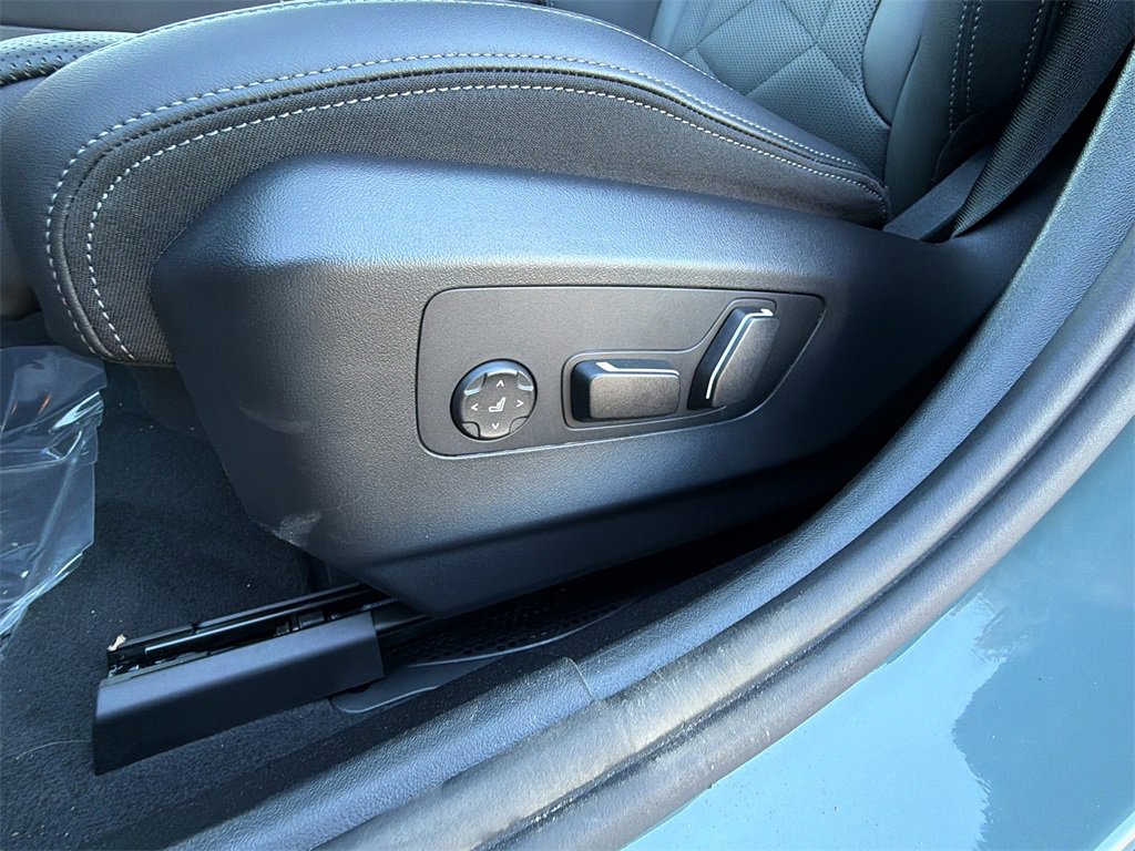 Used 2026 BMW 540i xDrive image 5