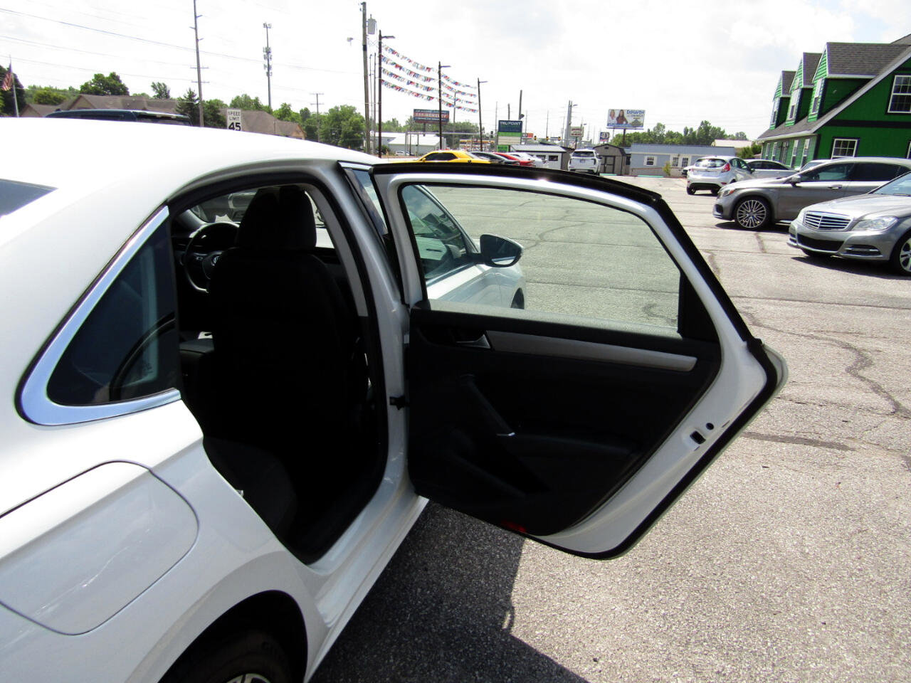 Used 2022 Volkswagen Passat 2.0T SE image 23