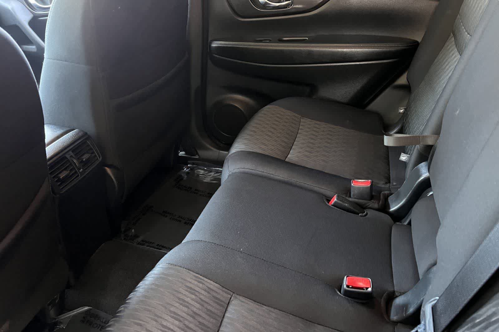 Used 2020 Nissan Rogue SV w/ Premium Package FWD image 5