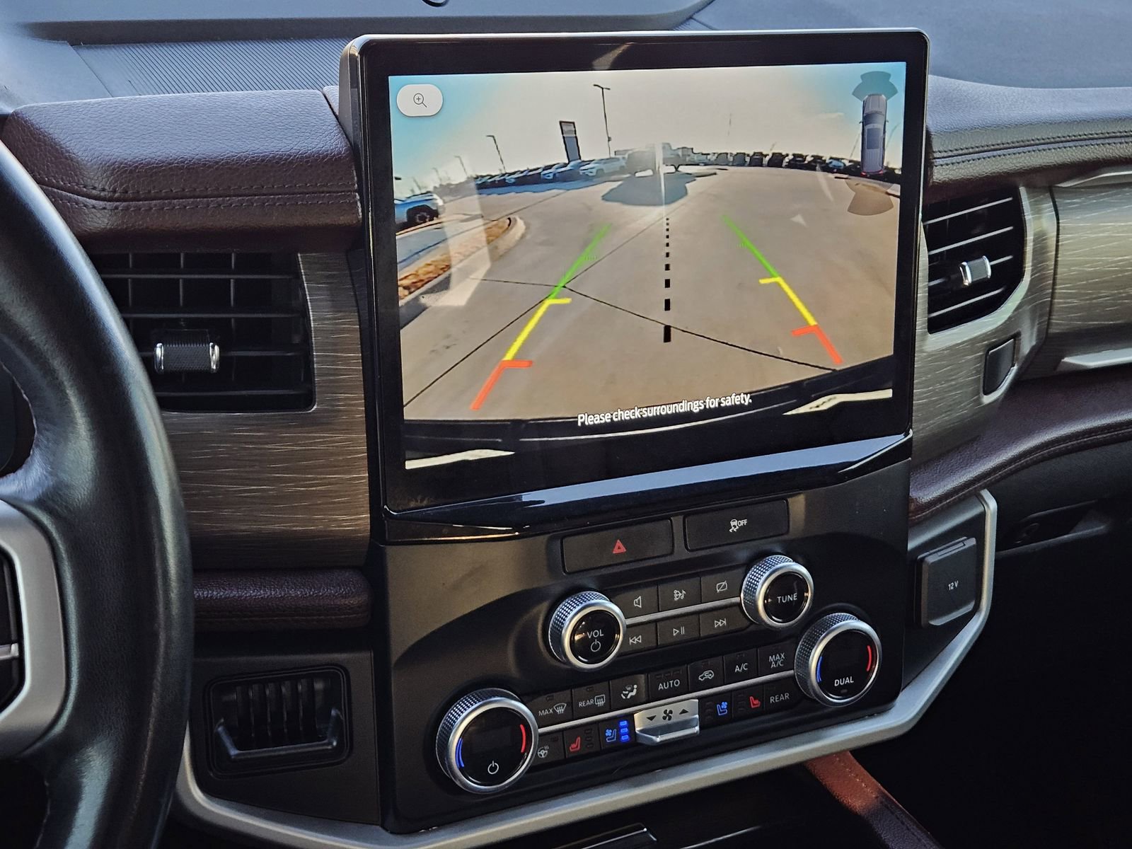 Used 2023 Ford Expedition Limited image 20