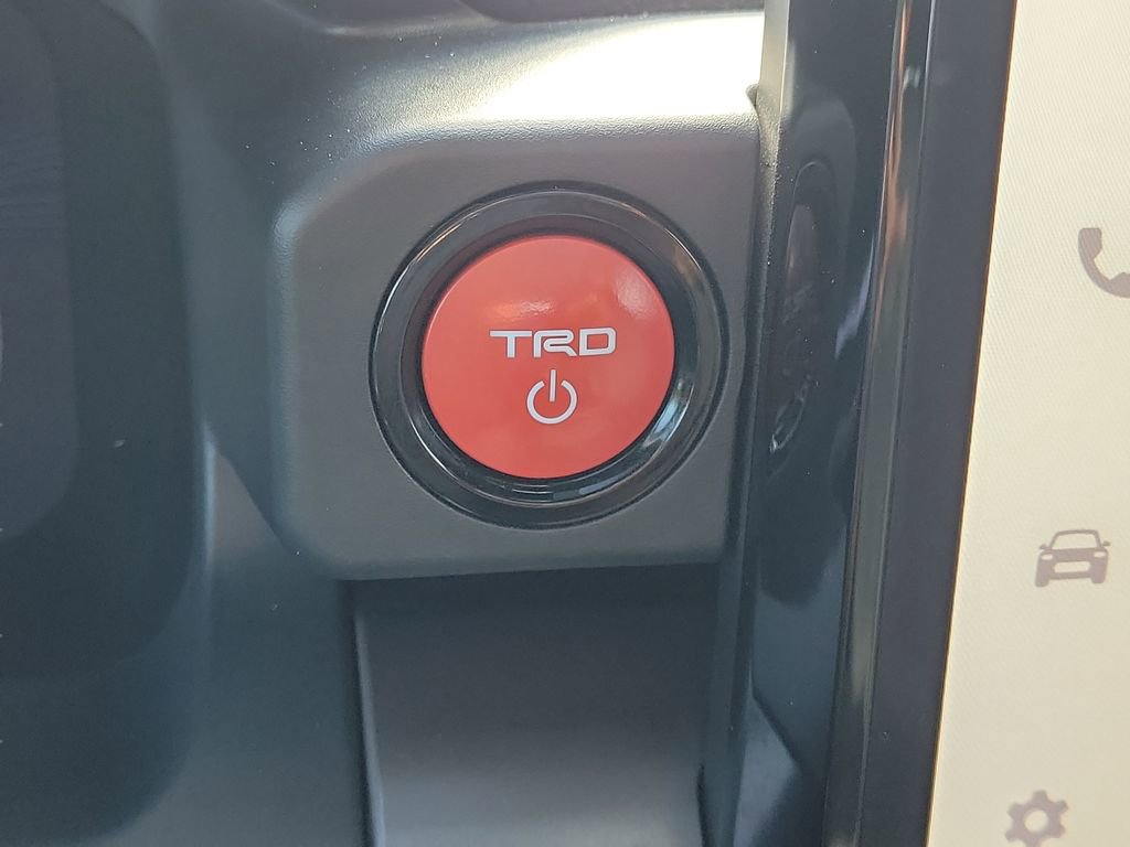 Certified 2025 Toyota Tacoma TRD Off-Road w/ TRD Off Road Premium Package AWD/4WD image 24