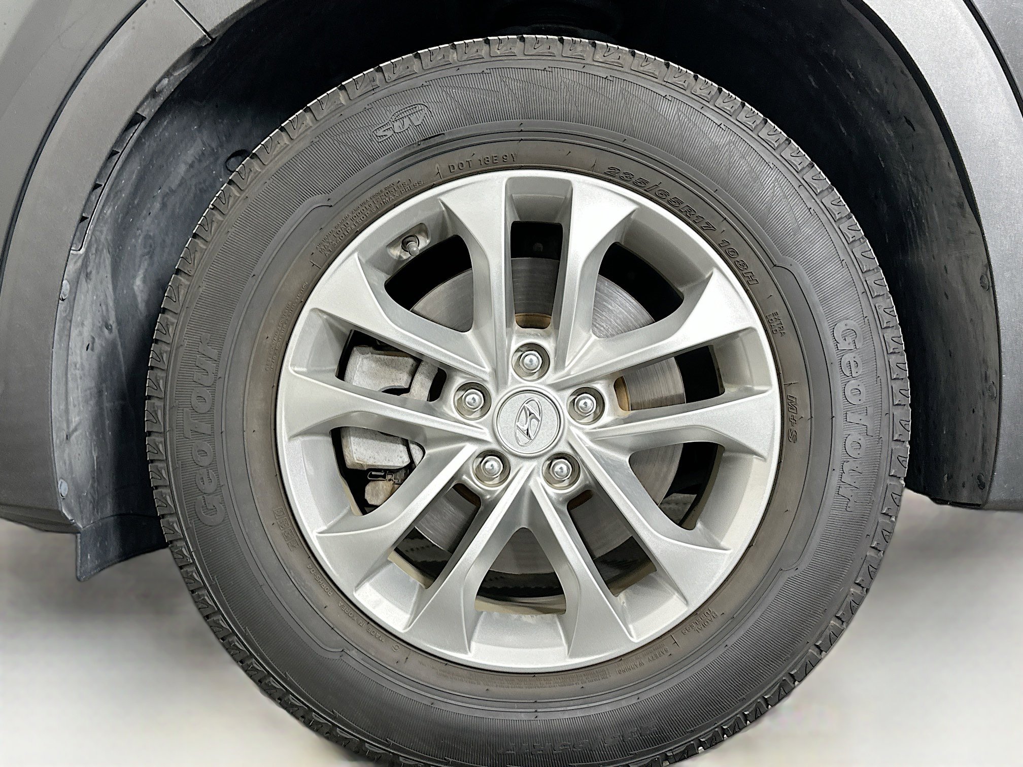 Used 2019 Hyundai Santa Fe SE image 11