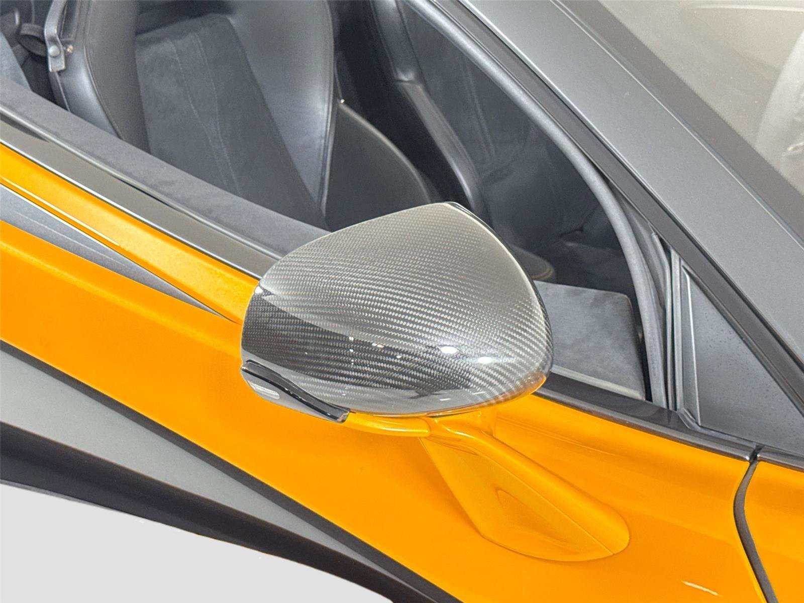 Used 2020 McLaren 600LT Spider image 29