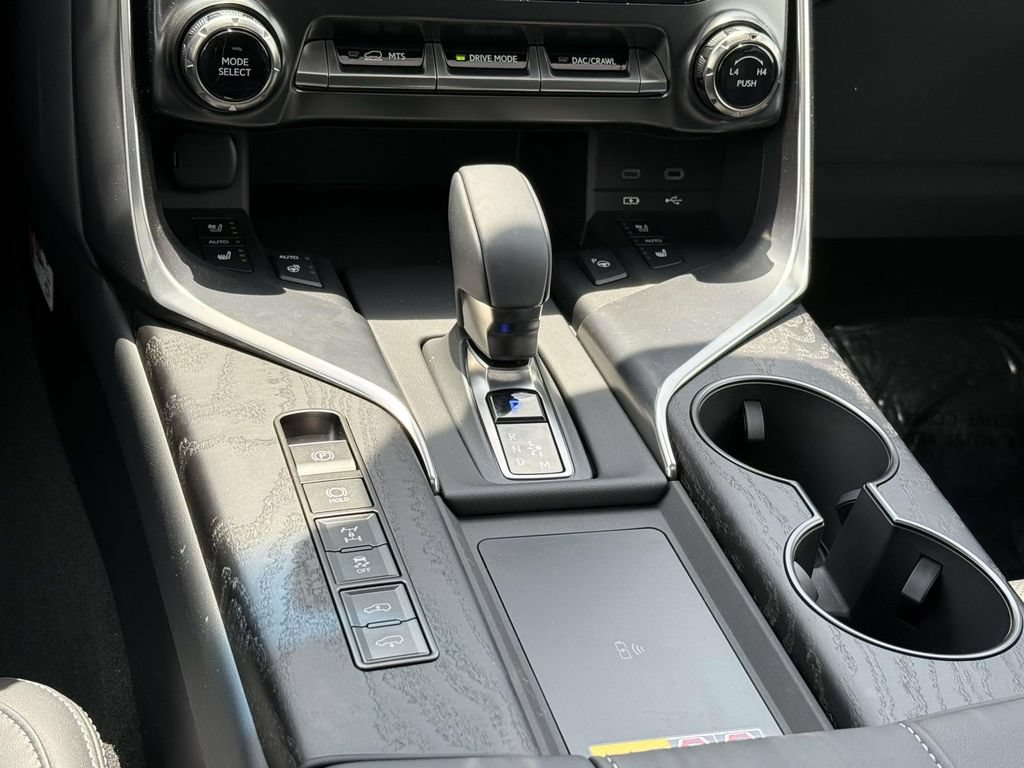 New 2026 Lexus LX 700h Luxury AWD/4WD image 15