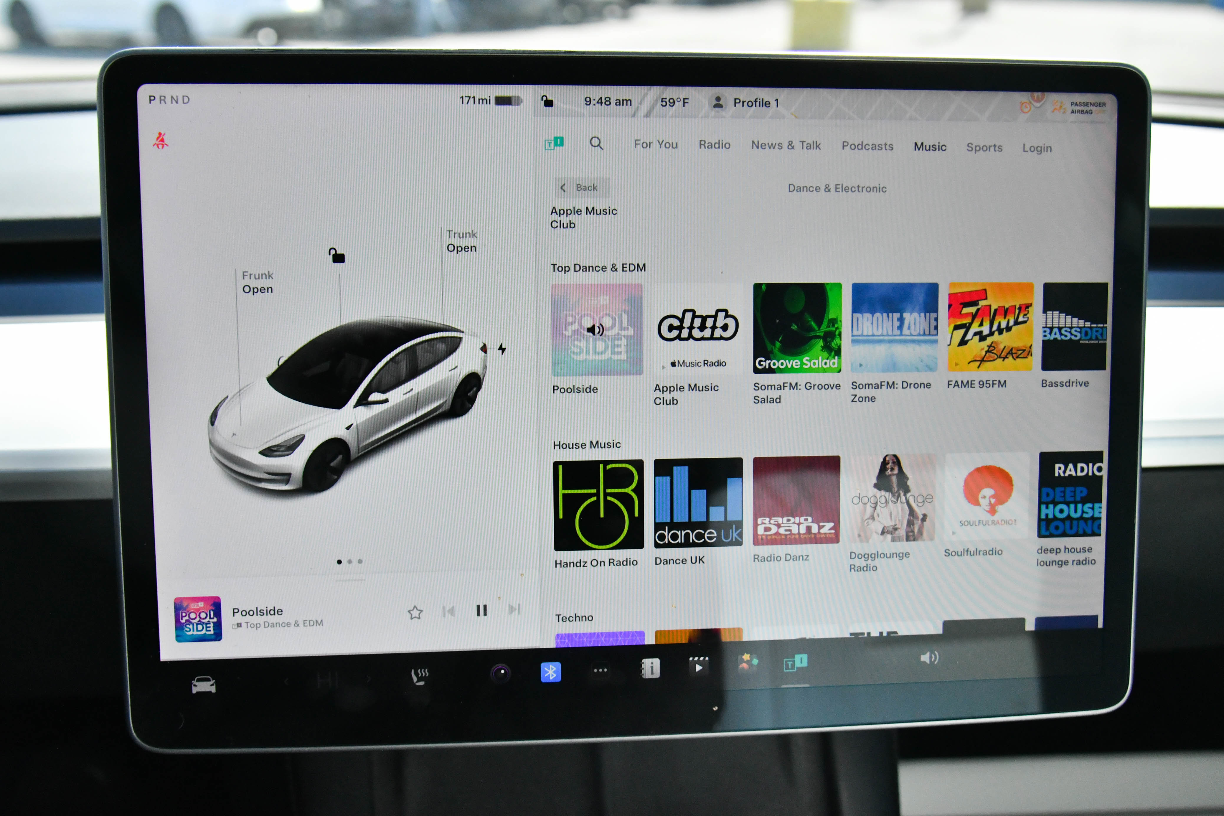 Used 2023 Tesla Model 3 Standard Range RWD image 19