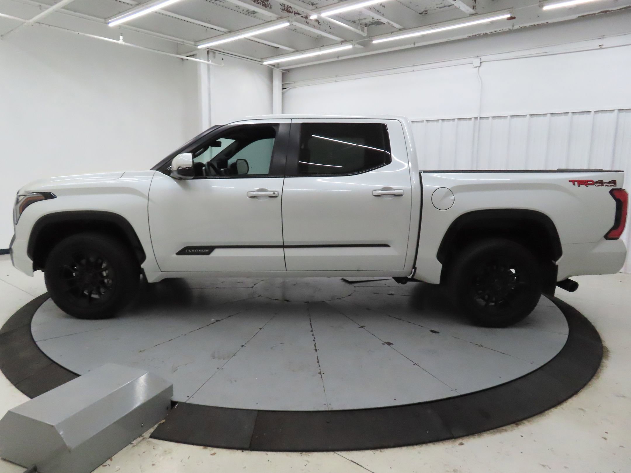 Used 2024 Toyota Tundra Platinum w/ TRD Off-Road Package image 6