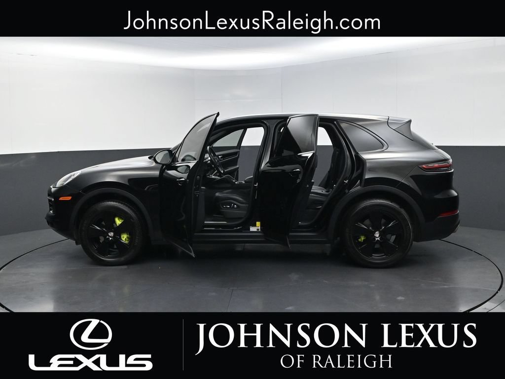 Used 2020 Porsche Cayenne AWD/4WD image 36