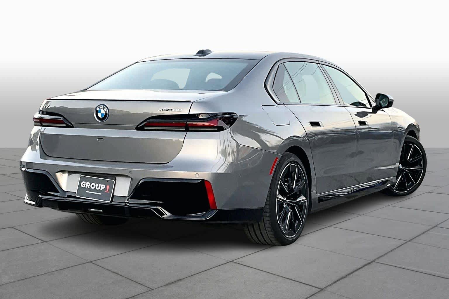 Used 2025 BMW i7 xDrive60 image 12