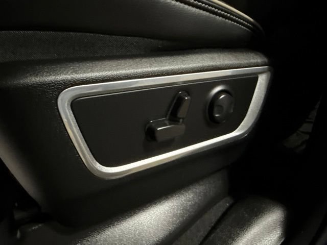 Used 2023 RAM 1500 Laramie AWD/4WD image 6