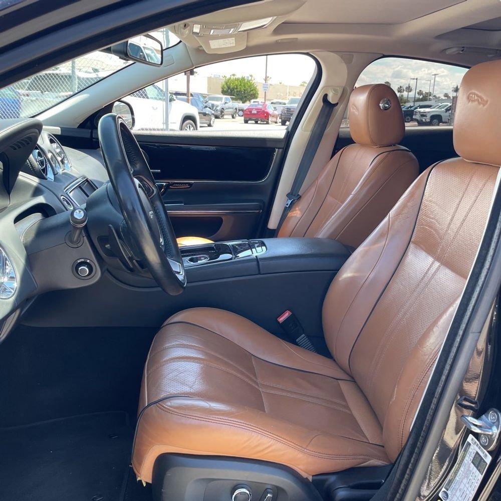 Used 2016 Jaguar XJ R-Sport RWD image 5