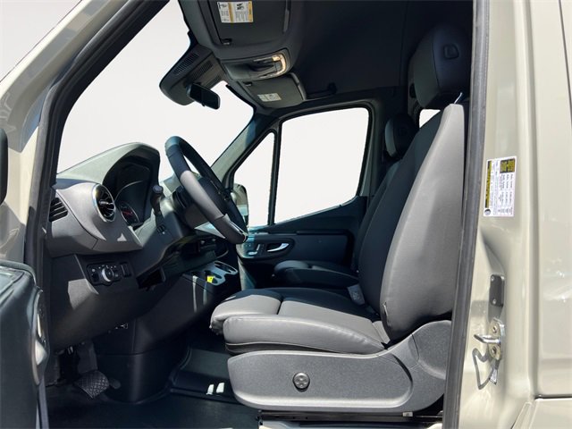 New 2025 Mercedes-Benz Sprinter 2500 image 9
