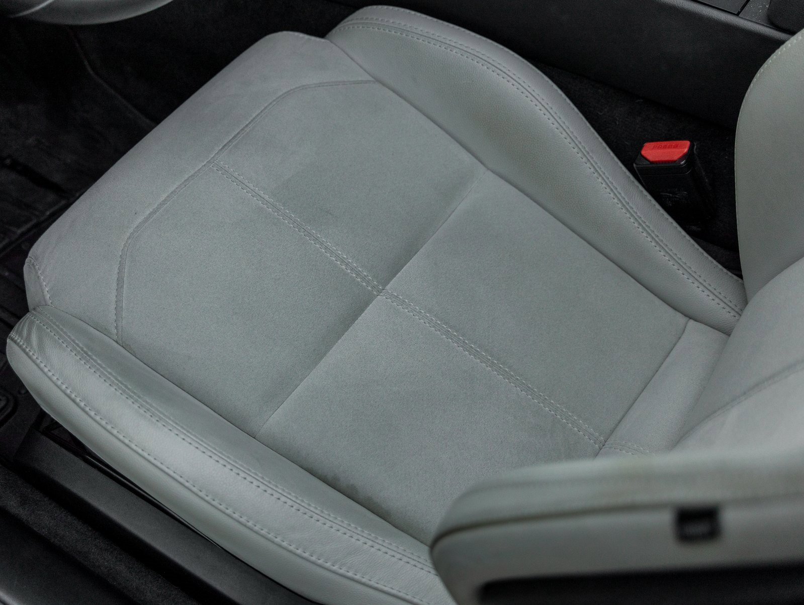 Used 2022 Jaguar F-TYPE Convertible image 18