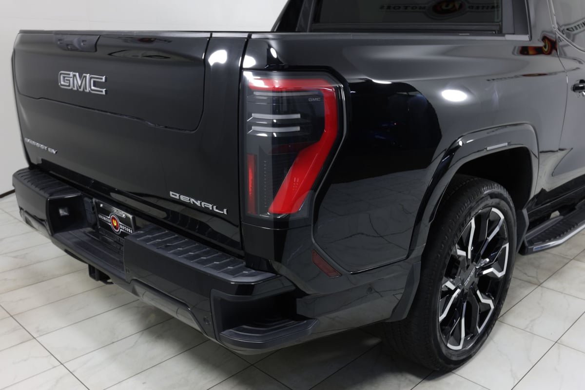 Used 2025 GMC Sierra EV Denali AWD/4WD image 43