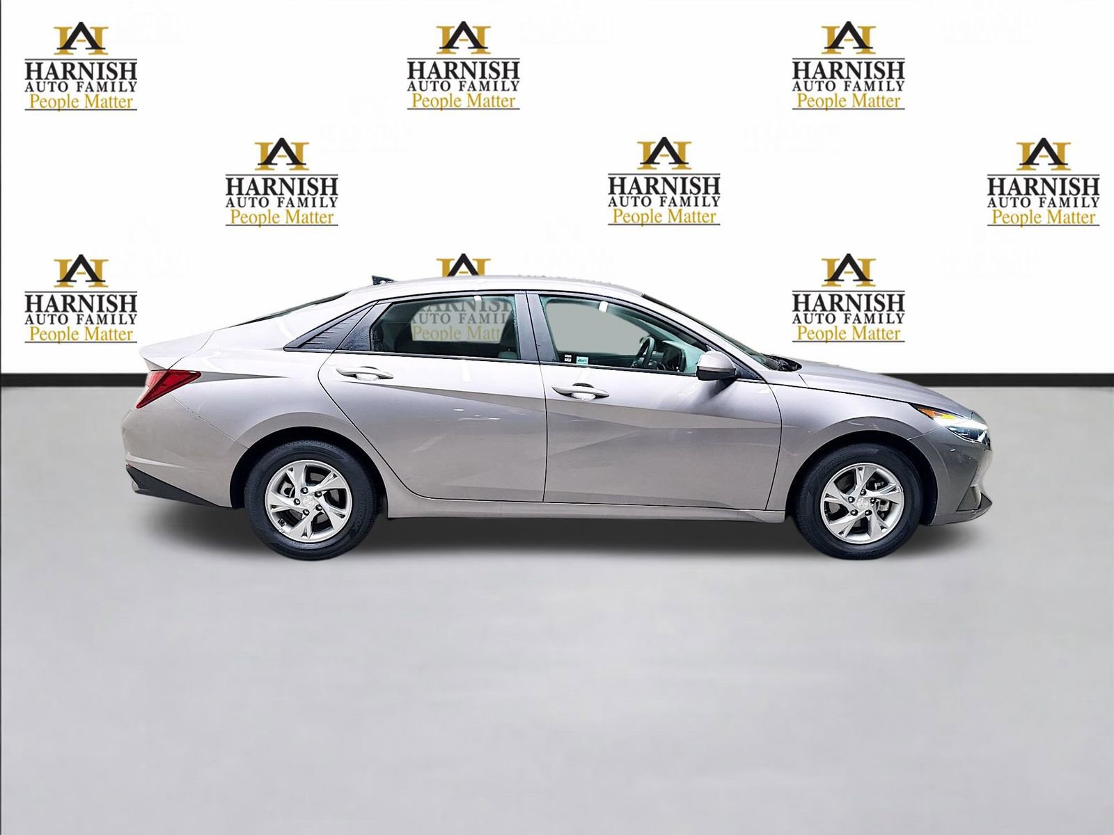 Used 2023 Hyundai Elantra SE image 5