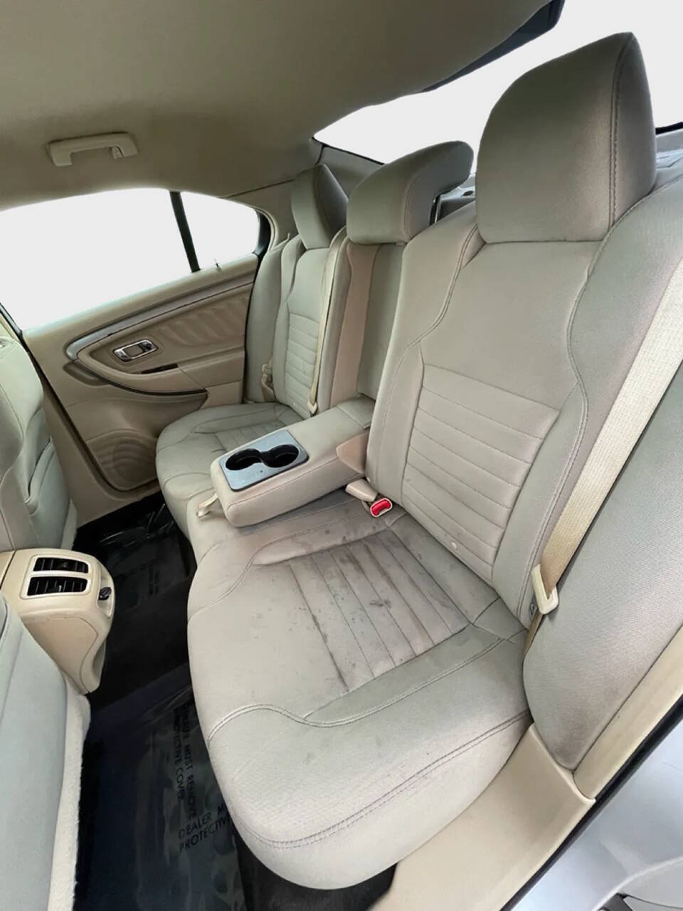 Used 2018 Ford Taurus SE FWD image 11