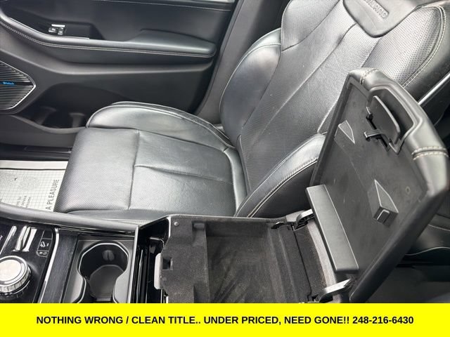 Used 2022 Jeep Grand Cherokee L Overland w/ Luxury Tech Group IV AWD/4WD image 36