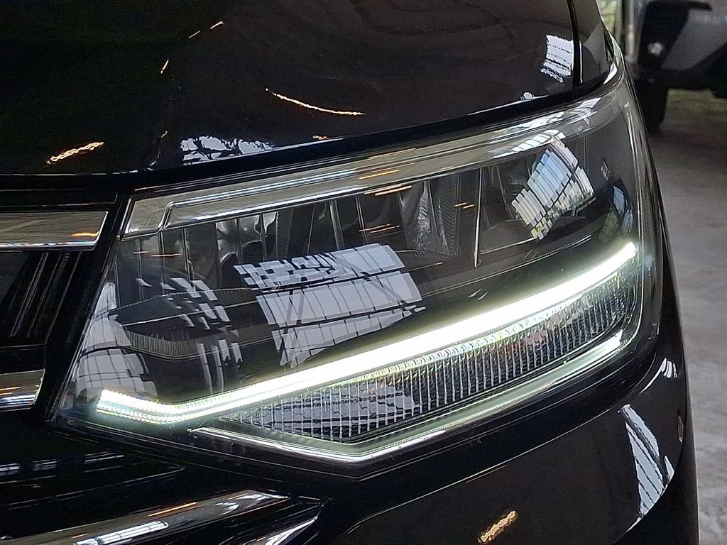 Used 2023 Volkswagen Tiguan S AWD/4WD image 12