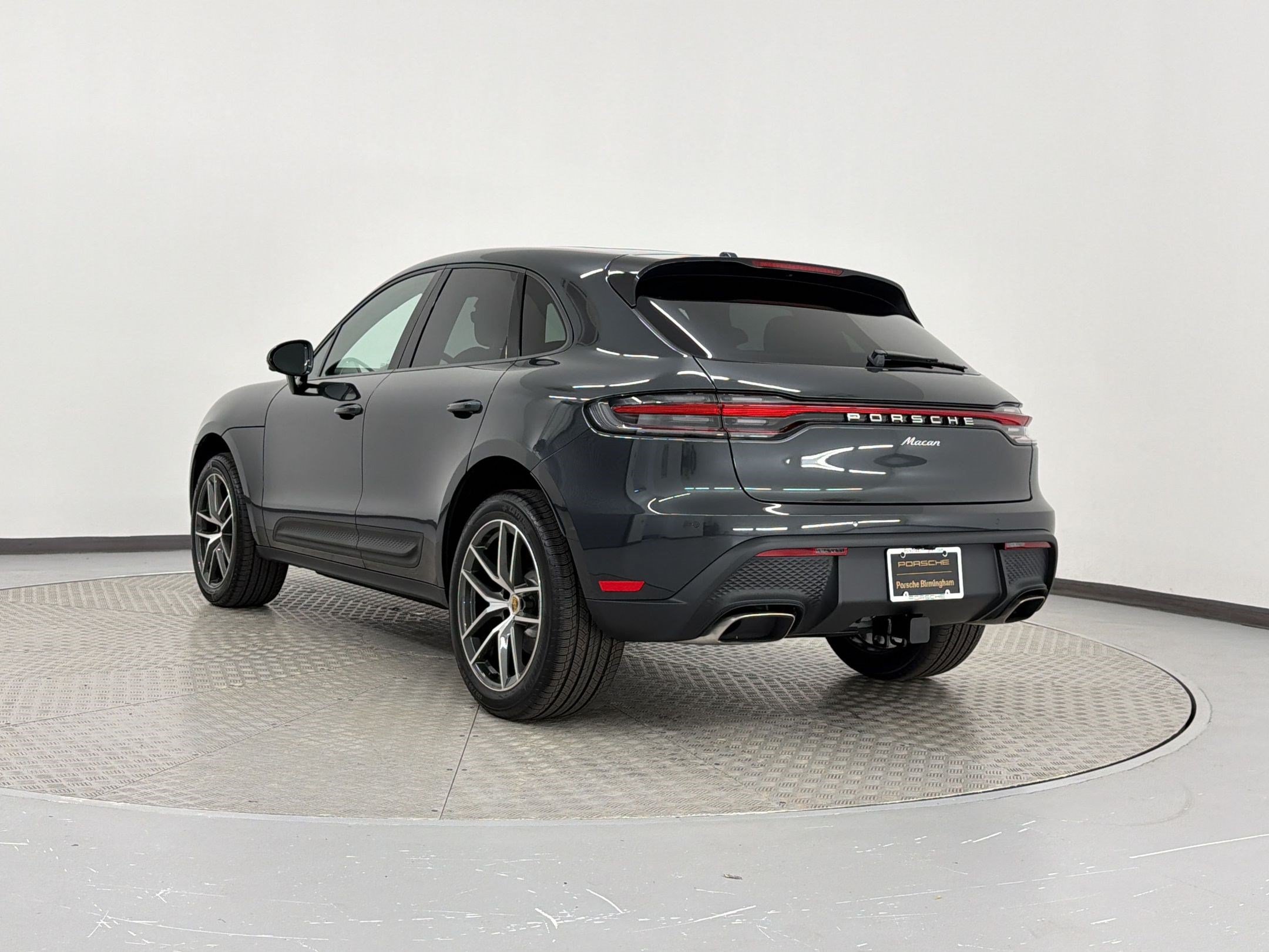New 2026 Porsche Macan AWD/4WD image 3