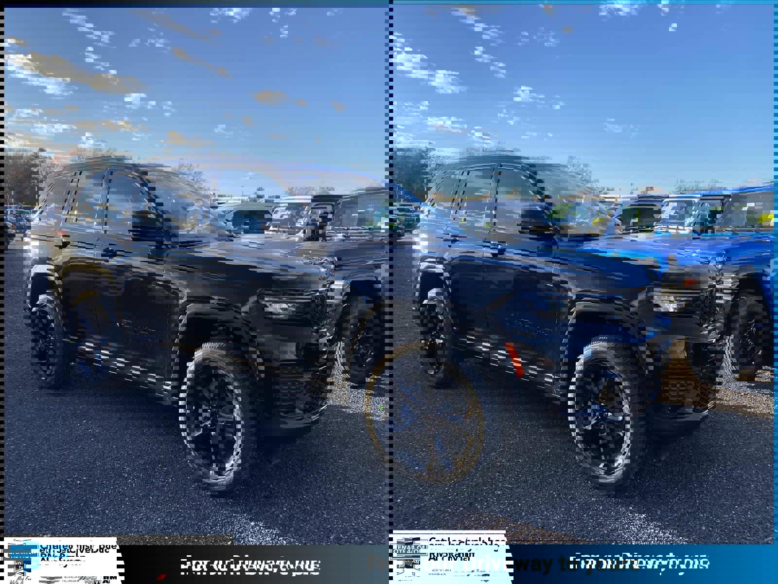 New 2025 Jeep Grand Cherokee Laredo image 1