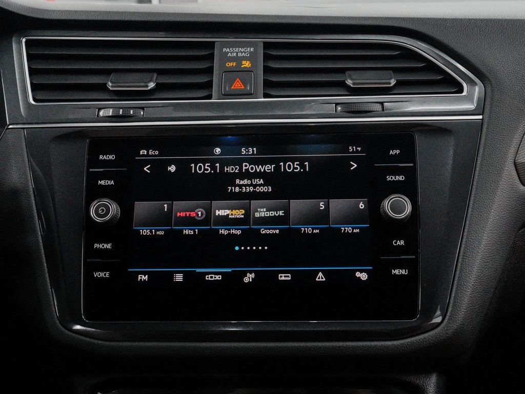 Used 2022 Volkswagen Tiguan SE w/ Panoramic Sunroof Package image 19