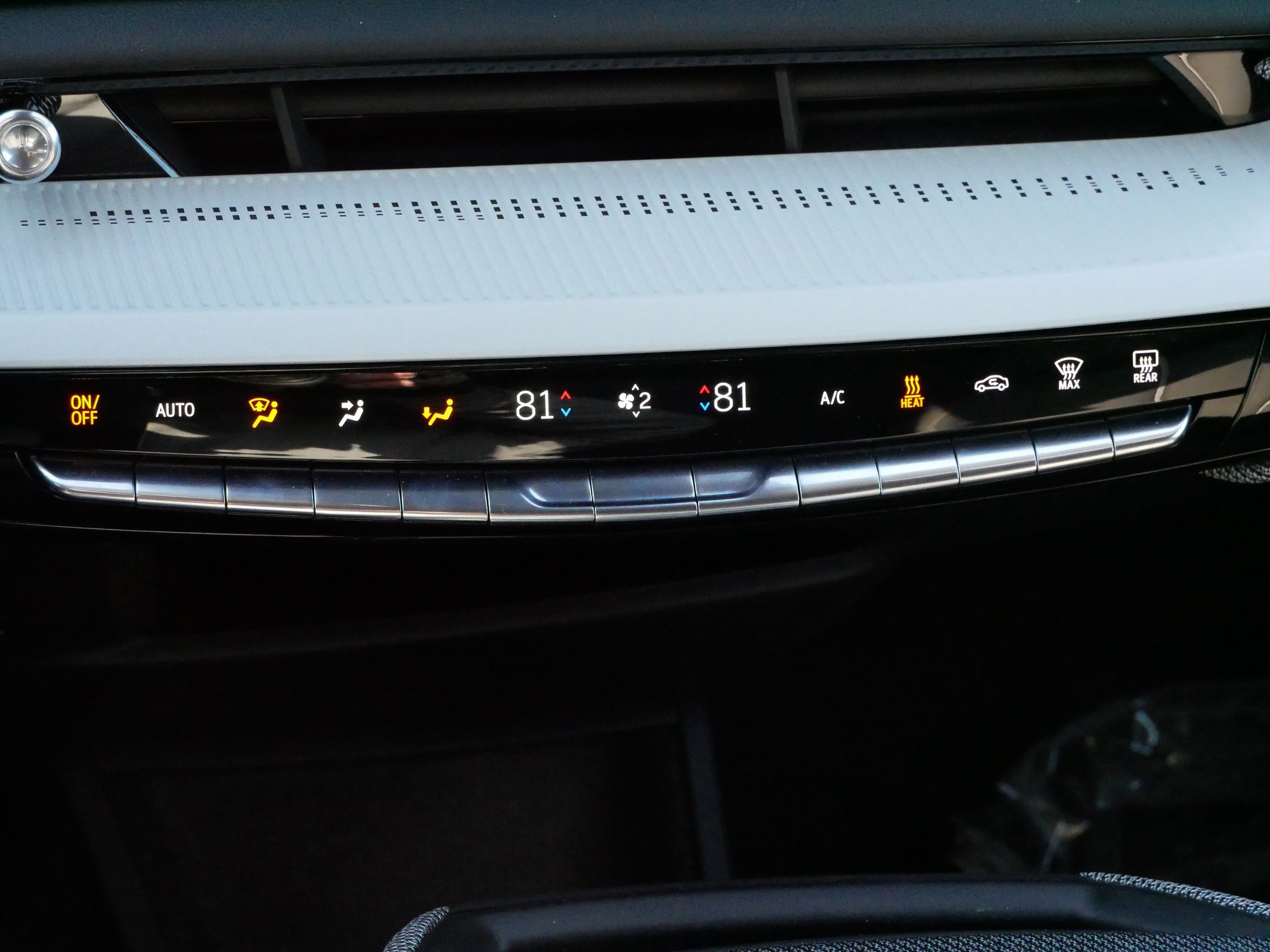 Certified 2025 Cadillac Optiq Sport 2 w/ LPO, Floor Liner Package image 23