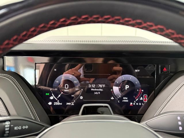 Used 2025 GMC Yukon XL AT4 Ultimate image 28