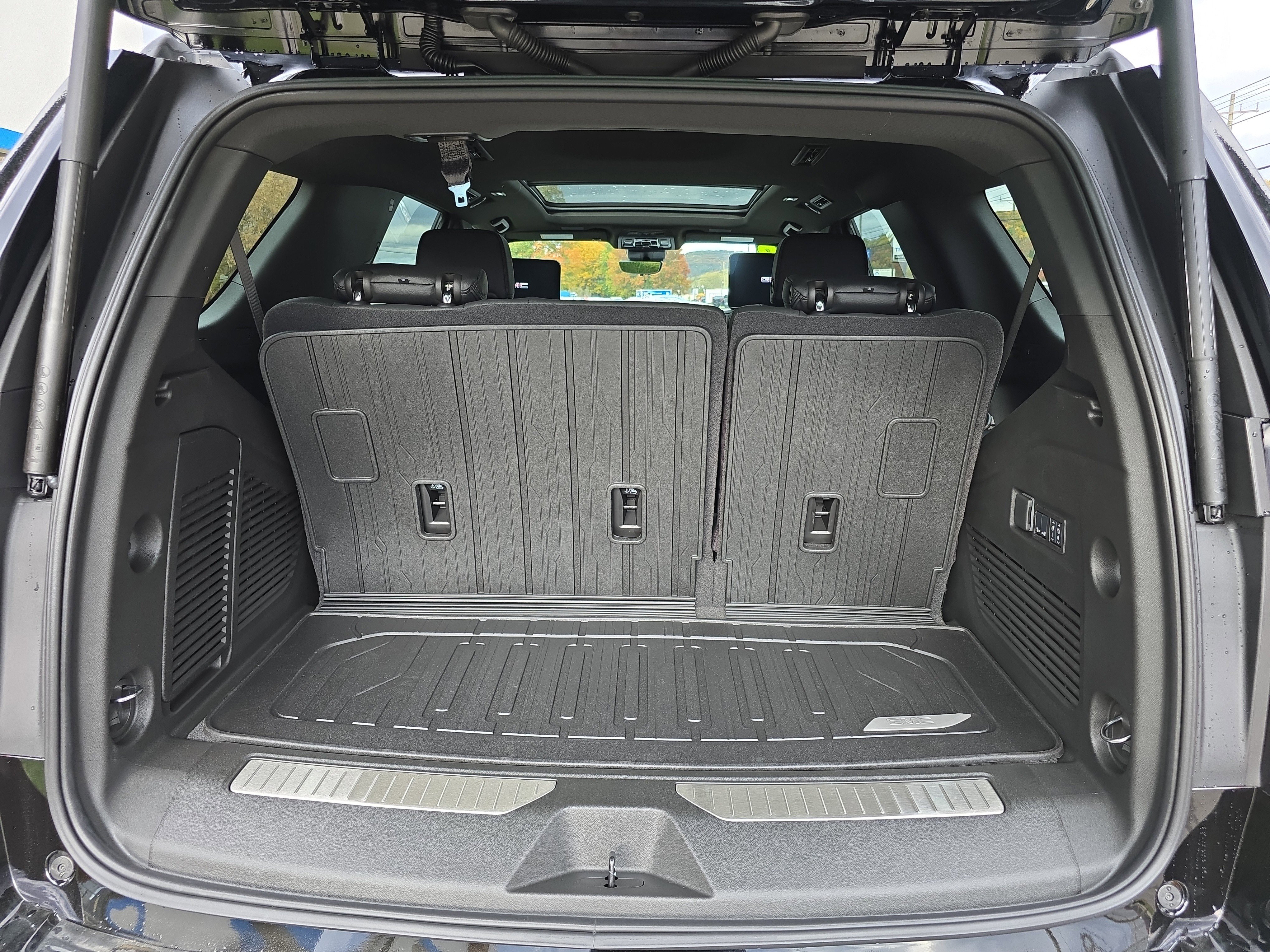 New 2026 GMC Yukon Denali w/ Denali Reserve Package image 5