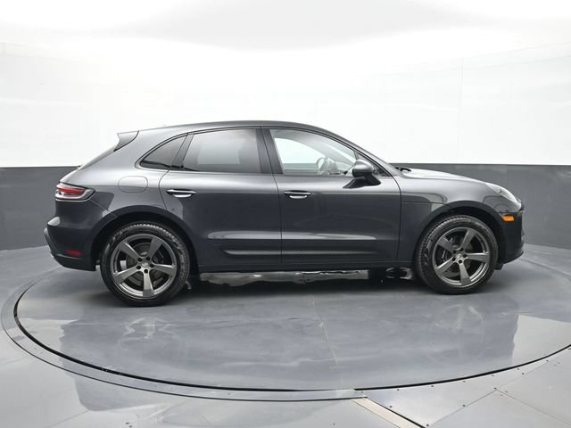 Certified 2025 Porsche Macan AWD/4WD image 23