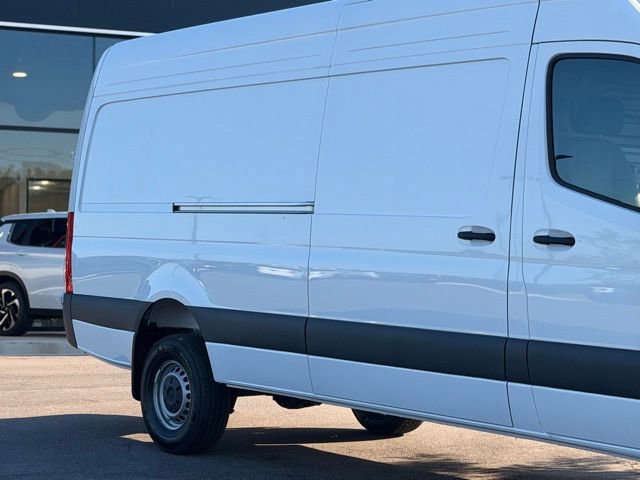 Used 2025 Mercedes-Benz Sprinter 2500 image 5