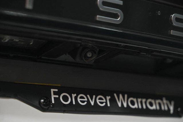 New 2025 Nissan Ariya Platinum image 13