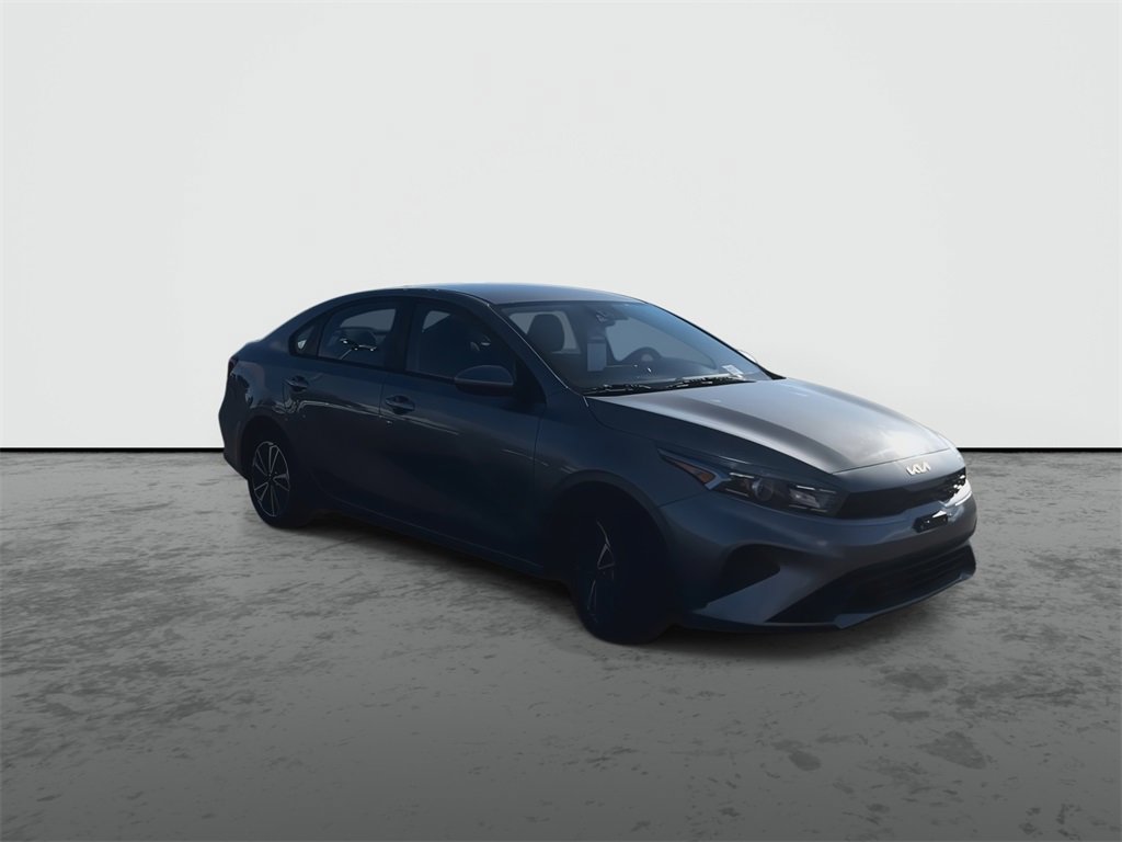 Used 2023 Kia Forte LXS image 2