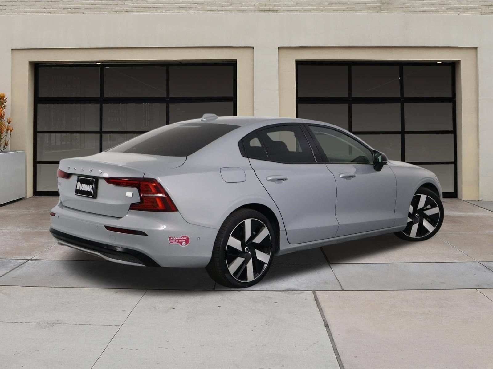 Certified 2024 Volvo S60 T8 Plus AWD/4WD image 4