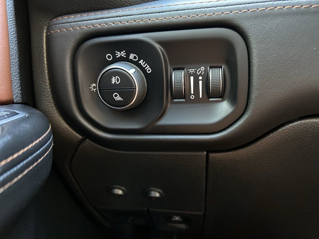 Used 2023 RAM 2500 Limited image 43