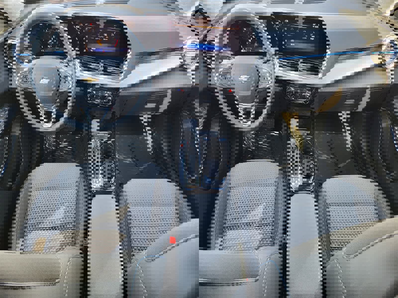 Used 2025 Chevrolet Trax LT w/ LT Convenience Package image 25