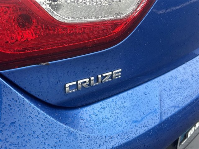 Certified 2018 Chevrolet Cruze LT w/ Convenience Package FWD image 30