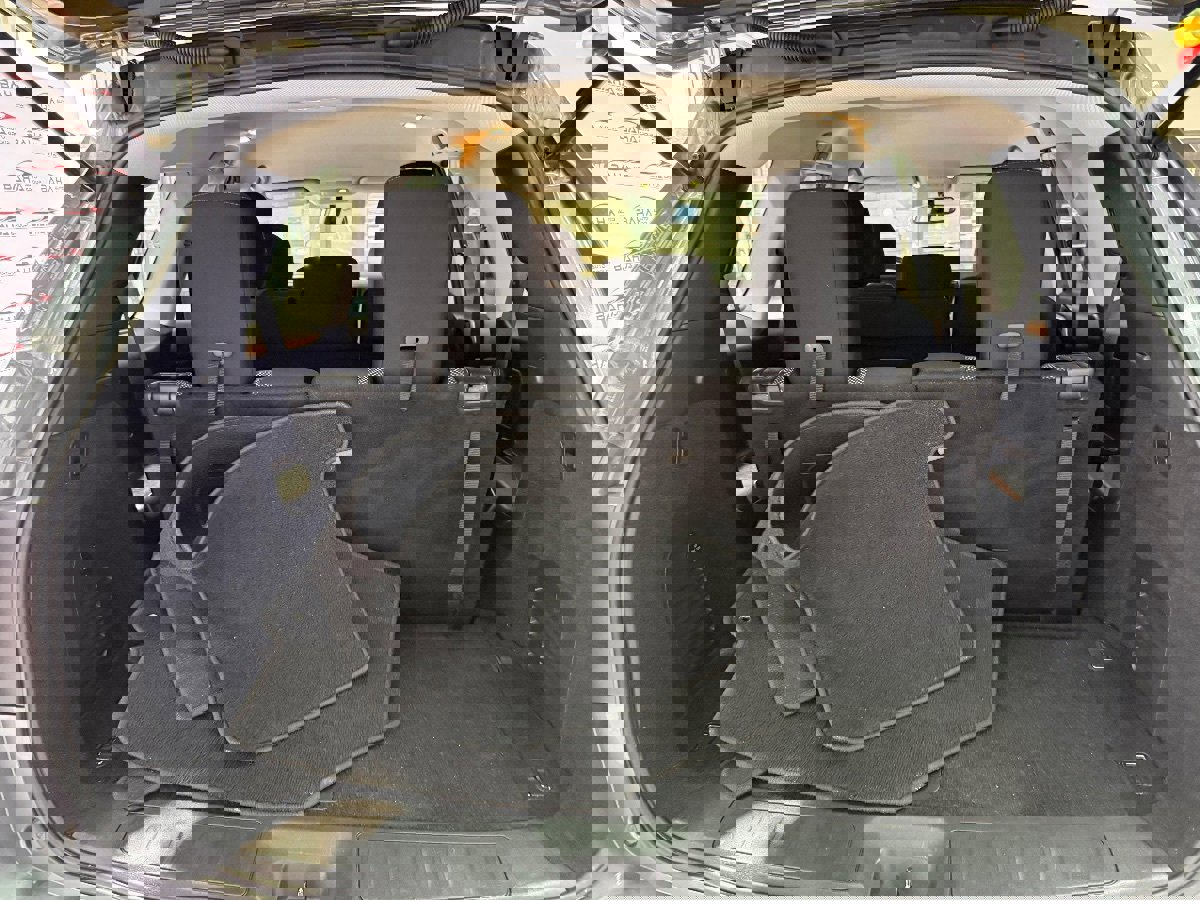 Used 2019 Nissan Pathfinder SV image 35