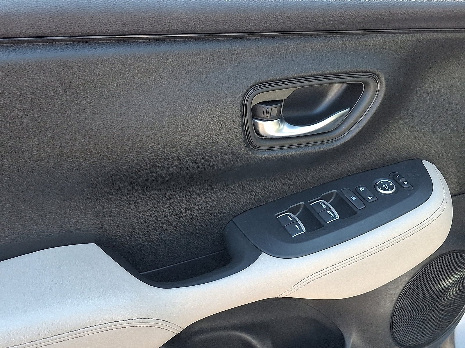 Certified 2024 Honda HR-V EX-L image 15