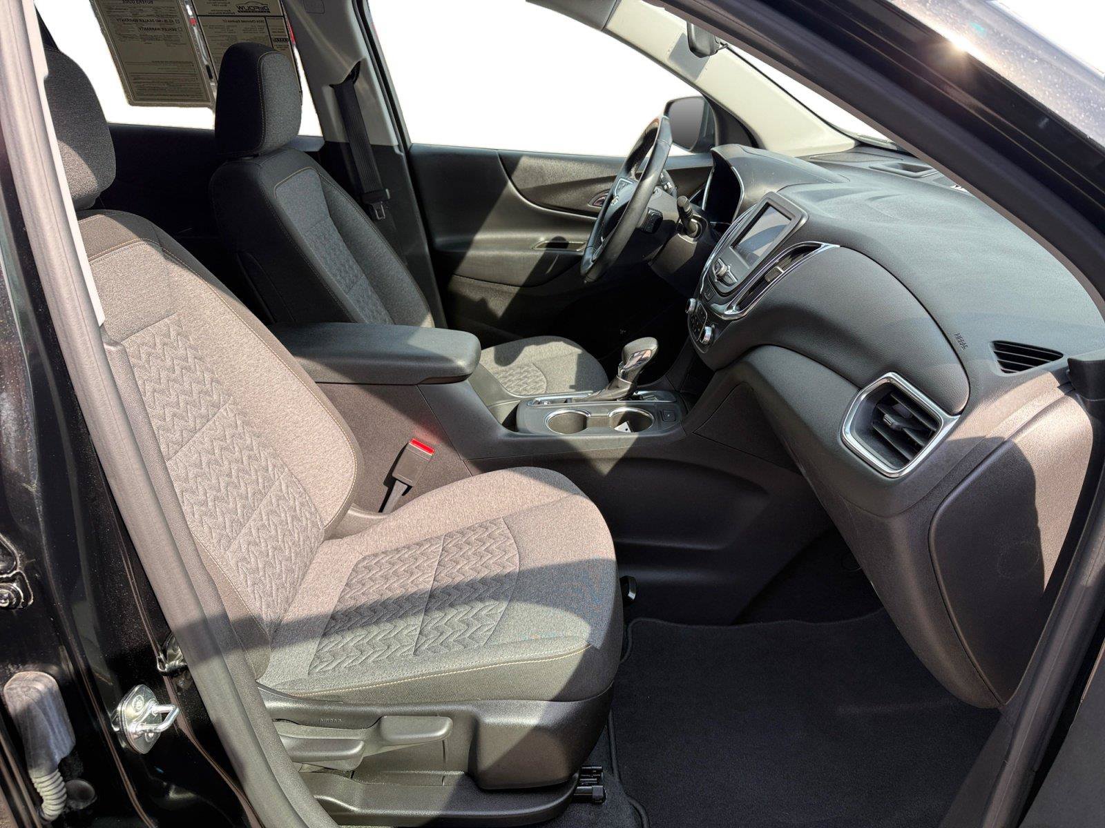 Used 2024 Chevrolet Equinox LT FWD image 25
