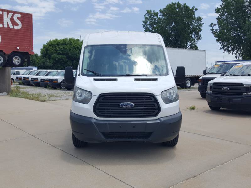 Used 2016 Ford Transit 250 130 Medium Roof RWD image 4