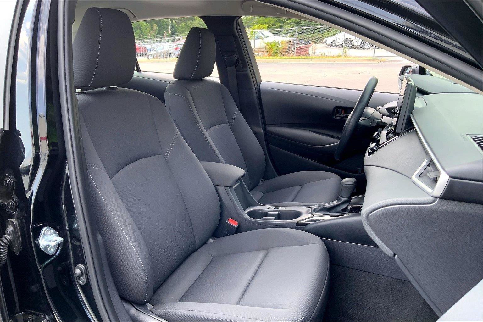 Used 2024 Toyota Corolla LE FWD image 7