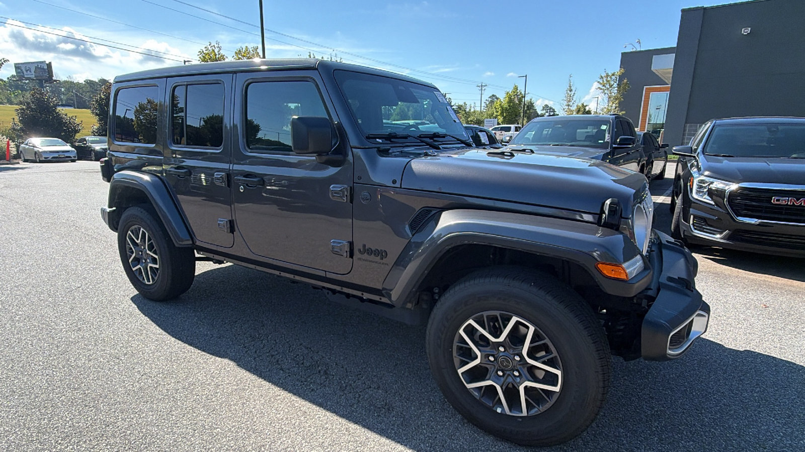 Used 2026 Jeep Wrangler Unlimited Sahara AWD/4WD image 5