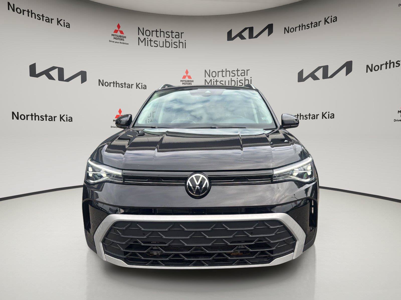 Used 2025 Volkswagen Taos SE FWD image 12