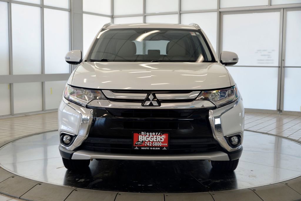 Used 2017 Mitsubishi Outlander GT AWD/4WD image 3