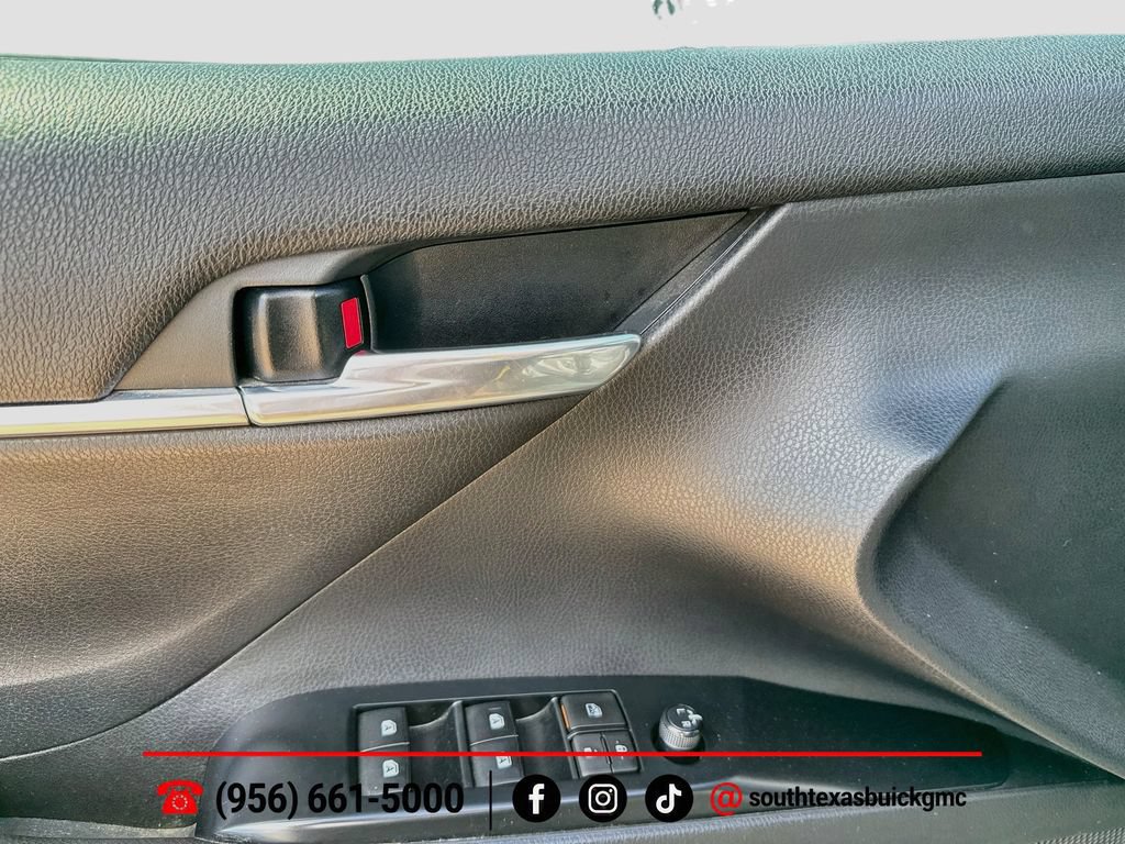 Used 2020 Toyota Camry SE FWD image 10