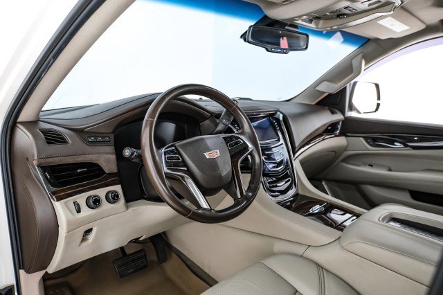 Used 2015 Cadillac Escalade Premium AWD/4WD image 13