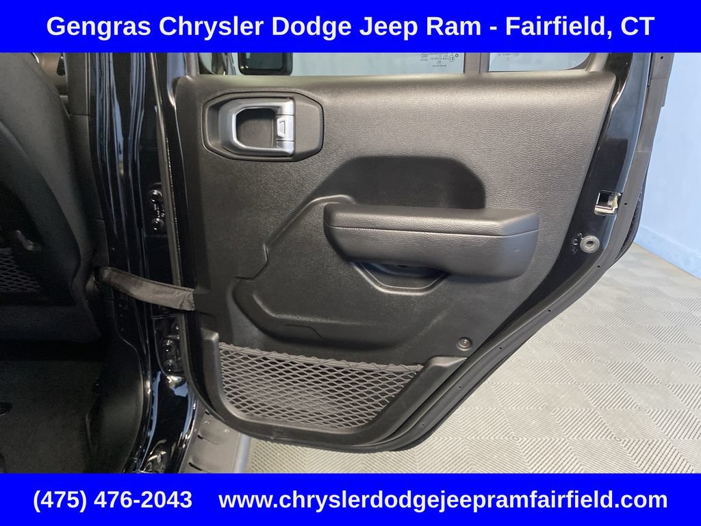 Used 2022 Jeep Wrangler Unlimited Rubicon 4xe w/ Cold Weather Group AWD/4WD image 41