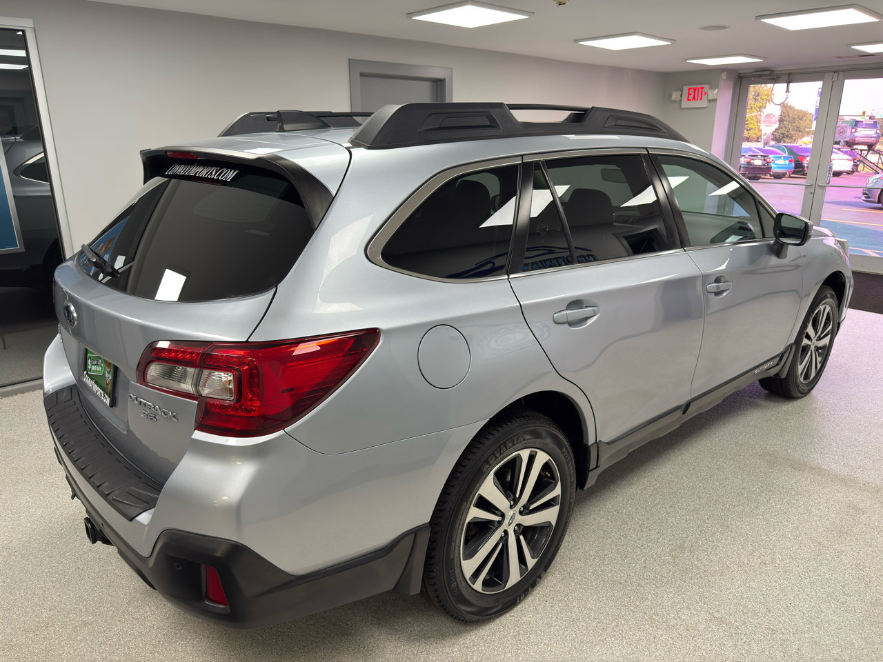 Used 2019 Subaru Outback 3.6R Limited w/ Popular Package #2 image 3