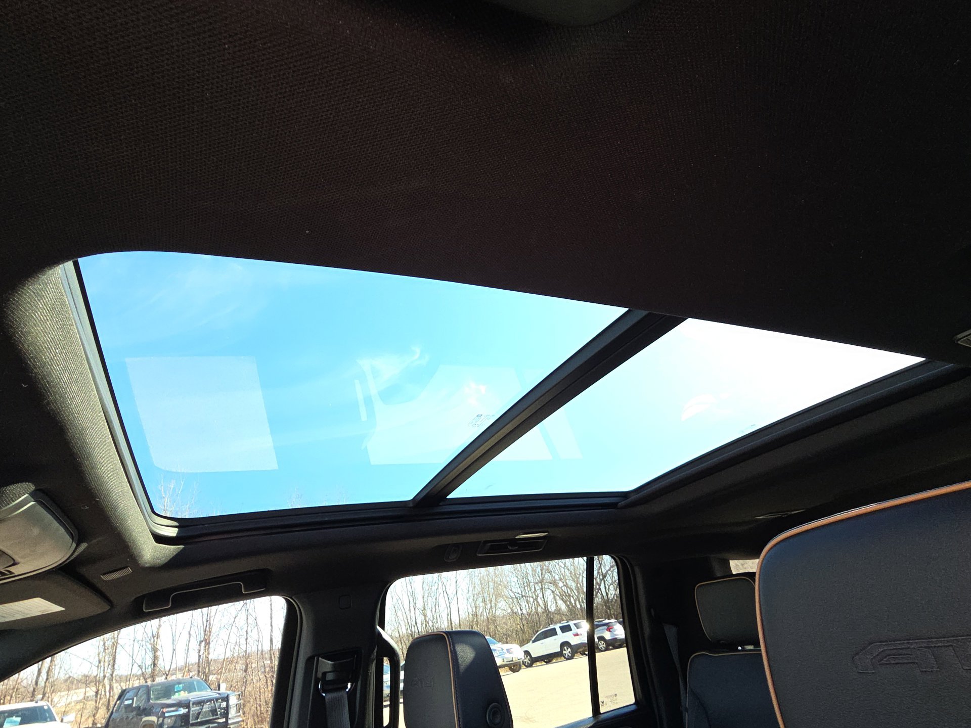 Used 2023 GMC Yukon XL AT4 w/ Technology Package image 26